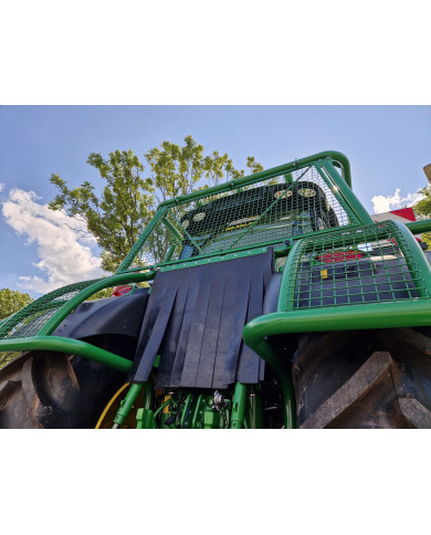 Zabudowa leśna kabiny i maski ciągnika John Deere
