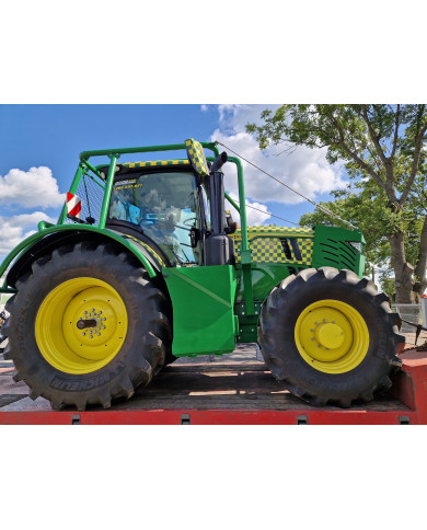 Zabudowa leśna spodu ciągnika John Deere